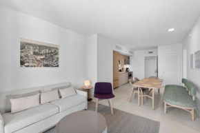 Exclusive Condo w 3BR and Stunning Sea views!